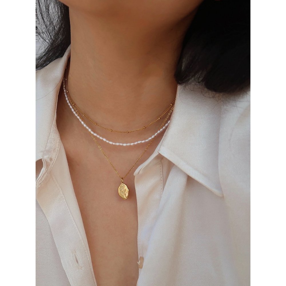 NEW 18K Gold Plated Rose Flower Pendant Necklace - Picture 12 of 16